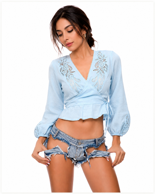 Women ripped denim shorts with raw frayed hem