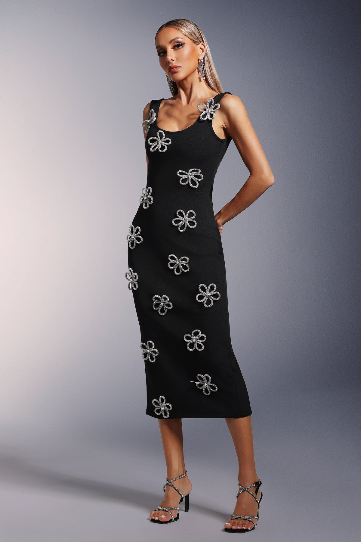 Scoop Neck Sleeveless Crystal Flower Applique Bandage Midi Dress