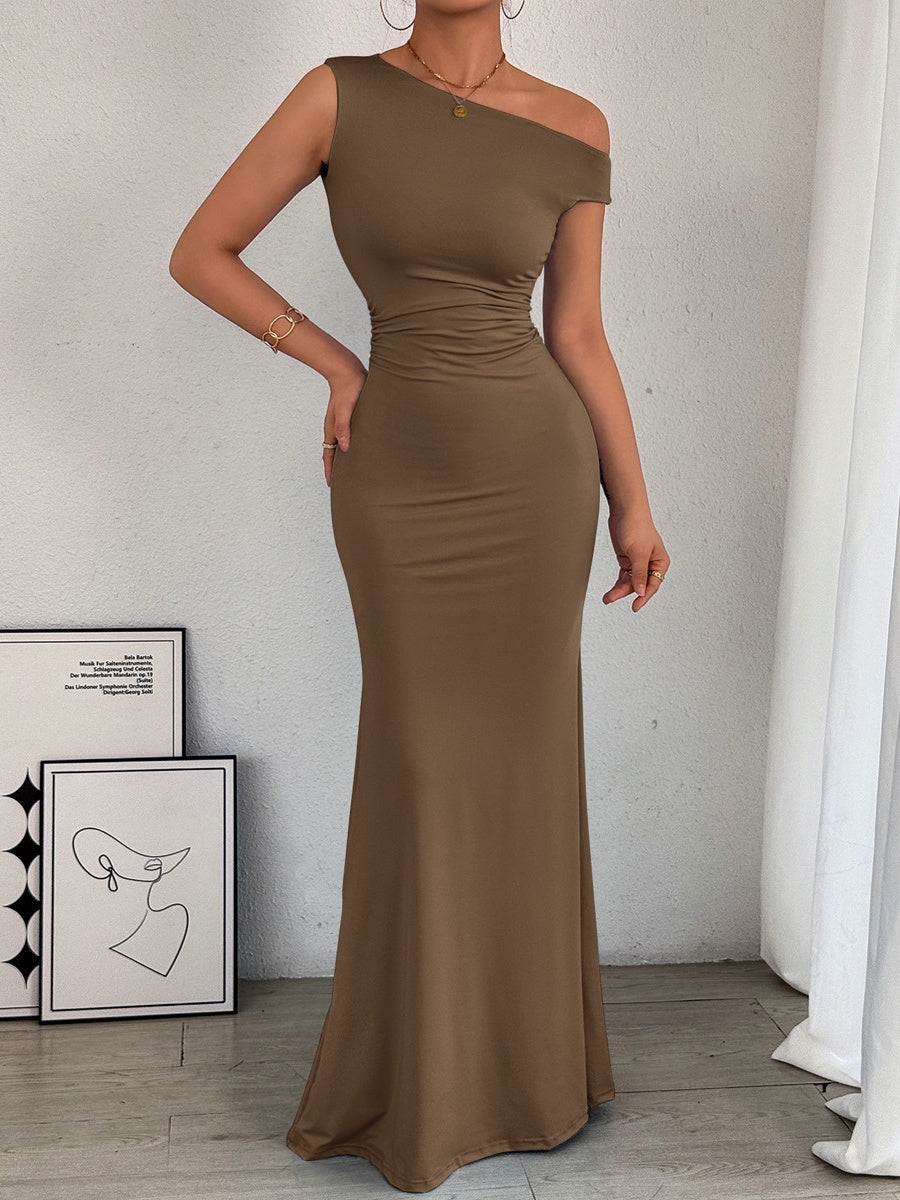 Sexy Long Sleeveless Dress With Off-shoulder Neckline And Pleated Waist
