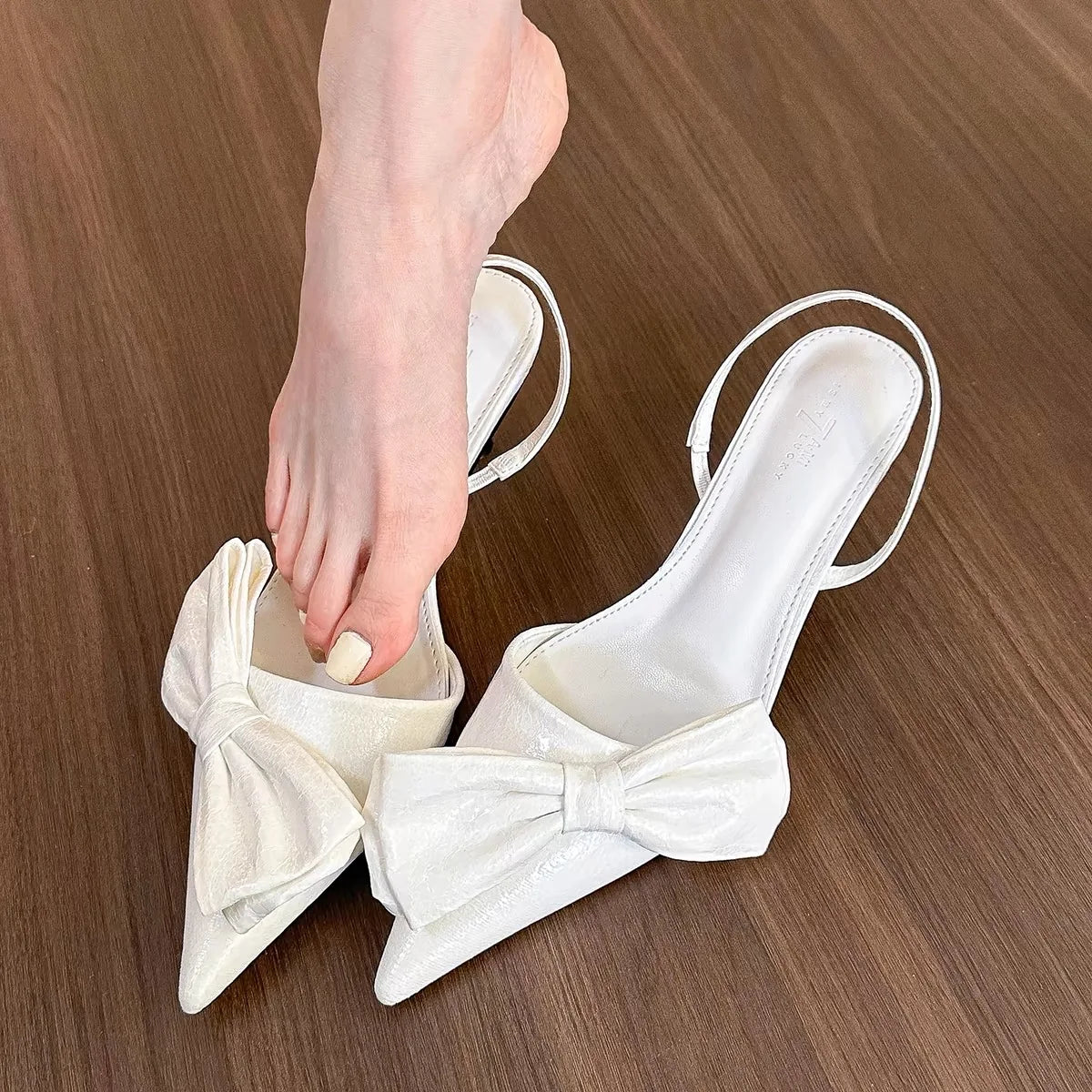 New Street Style Butterfly-knot Pointed Toe Thins Slingbacks Elegant Women Shoes Low Heel Pumps
