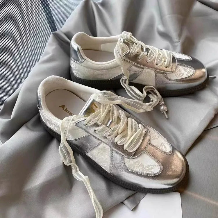 Women Casual Jogging Sneakers Youth Girls Silver Lace-Up Outdoor Athletic Trainers Low Heels Breath Tennis Flats Walking Shoe