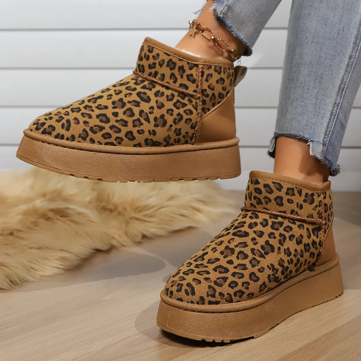 Women Leopard Print Boots2024 Winter Comfortable Warm Women Snow Boots Outdoor Non-slip Wear-resistant Fashion Plush Short Bo