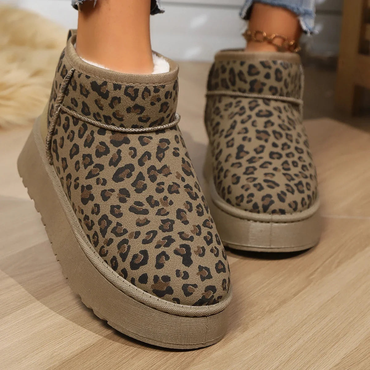 Women Leopard Print Boots2024 Winter Comfortable Warm Women Snow Boots Outdoor Non-slip Wear-resistant Fashion Plush Short Bo