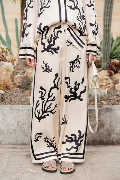 ® Light and Comfortable Satin Unique Print Elastic Waist Pocketed Wide Leg Pants
