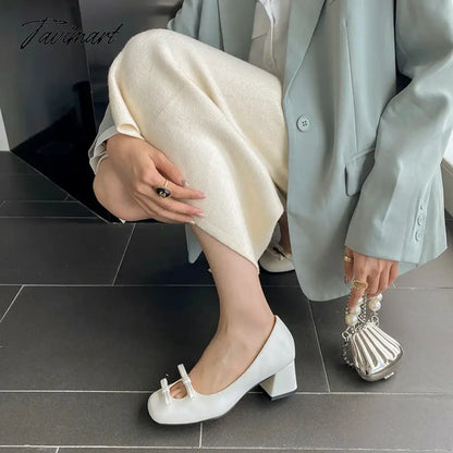 Bow knot square toe thick heel Mary Jane shoes women's shallow mouth girls French all-match patent leather ballet shoes