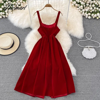 Elegant Women Vintage Velvet Dress Winter Fashion Spaghetti Strap Sleeveless Floral Beading Pockets A-line Midi Party Dress