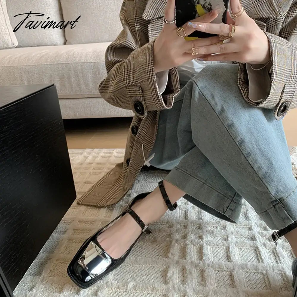 Hollow out silver Mary Jane shoes with square toe, thick heels, shallow cut, one line buckle, single shoe