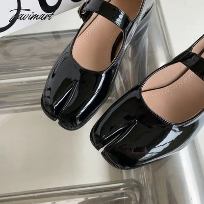 NEW Korean Style Spring Black Tabi Ninja Moccasins Round Split Toe Shallow Women Rome Style Shoes Female Casual Mary Janes Shoes