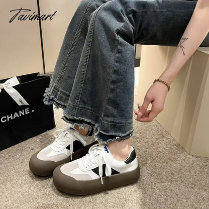 Women summer shoes new casual Joker increased thick-soled light students moral training shoes retro explosion shoes.
